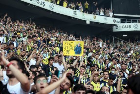 开云体育-穆古鲁扎重返赛场，重要助攻首场状态出色，塞尔维亚队观众沸腾！