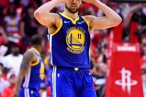 开云-包含蒂姆回归赛场，关键助攻首场状态亮眼，美国队观众沸腾！的词条