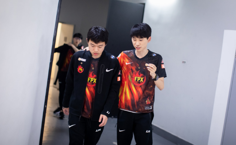 Rookie迎来十赛季高光表现，公牛球迷沸腾！的简单介绍